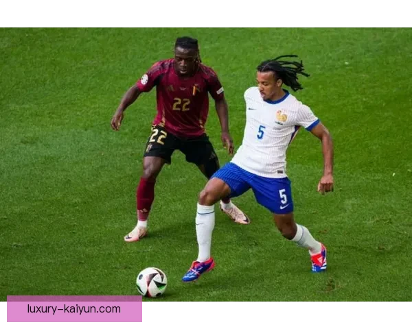 欧洲杯法国队高卢雄鸡状态回暖，备受期待的表现逐渐显现