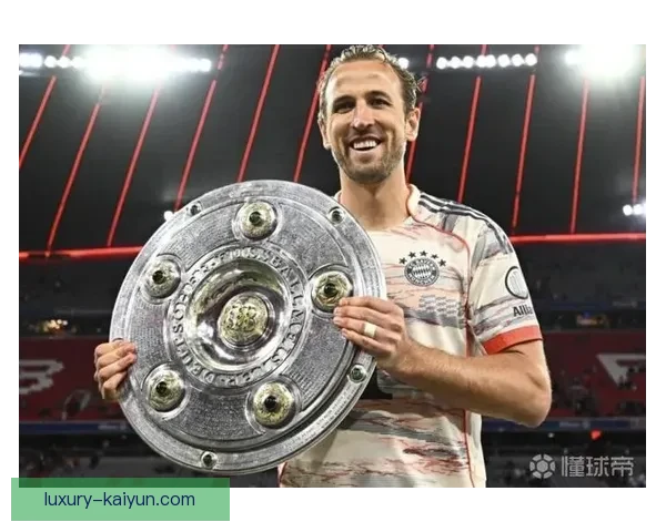 哈里·凯恩国家队首秀表现卓越，球队期待其未来贡献