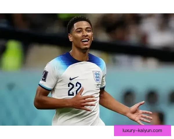 贝林厄姆在伯明翰城22号球衣退役，备受球迷瞩目与感动